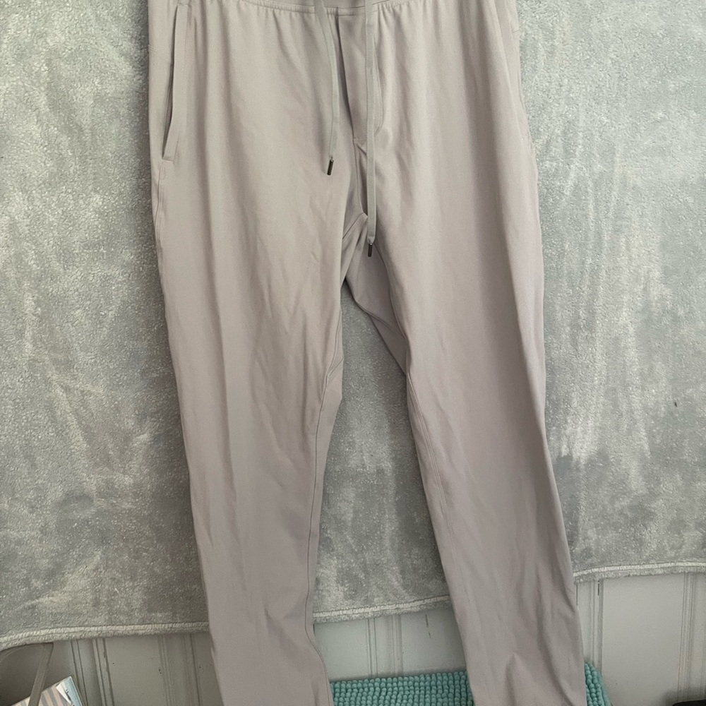 NWT CRZ Yoga jogger pants size M  Gray waist 16” pants inseam 31” rise 11”